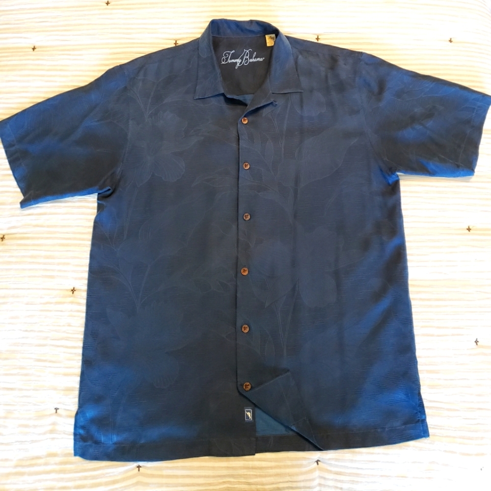 Men's Tommy Bahama Navy Blue Camp Shirt size Medium